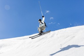 羽毛球赛场焦点！西班牙队对阵德国队，关键一战，双方鏖战至最后一刻-365bet游戏注册